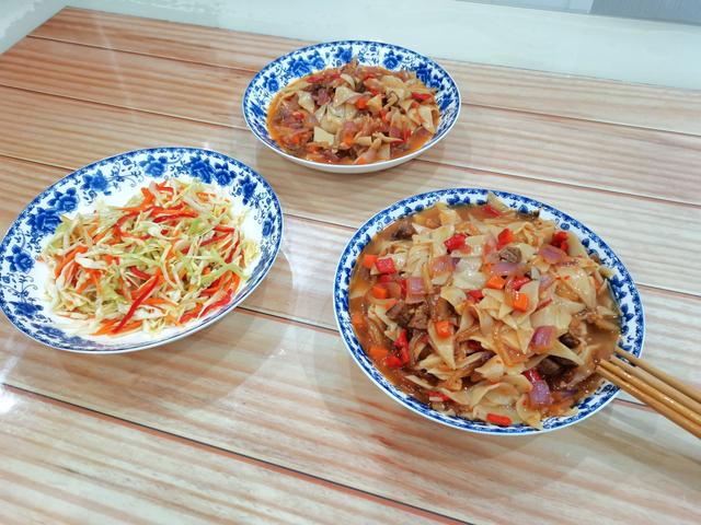 牛肉炒面的做法，牛肉炒面的家常做法（家人都爱吃的牛肉炒面）