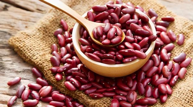 红豆糯米糕怎么做，红豆沙糯米糕简单做法（想吃红豆糯米糕不要出去买啦）