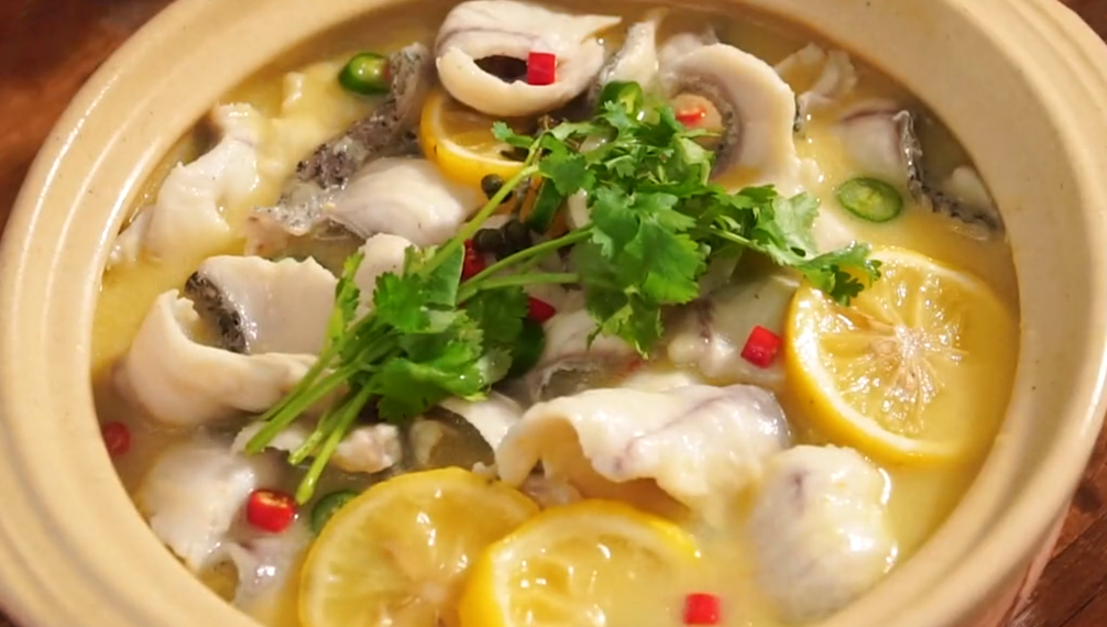 圖片[1]-【金湯檸檬魚】做法步驟圖 湯色金黃麻辣嫩滑 湯鮮味美-起舞食譜網(wǎng)