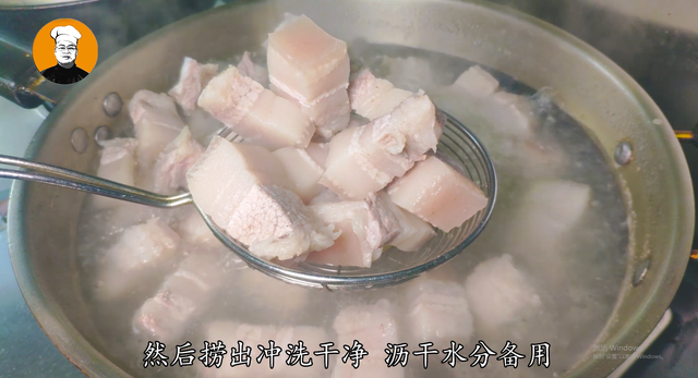 正宗红烧肉的做法，红烧肉怎样做好吃又简单（老刘教你红烧肉正宗做法）