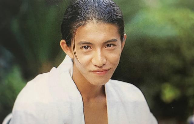 木村拓哉20年来首晒与老婆工藤静香合照，背景还是二人的婚纱照