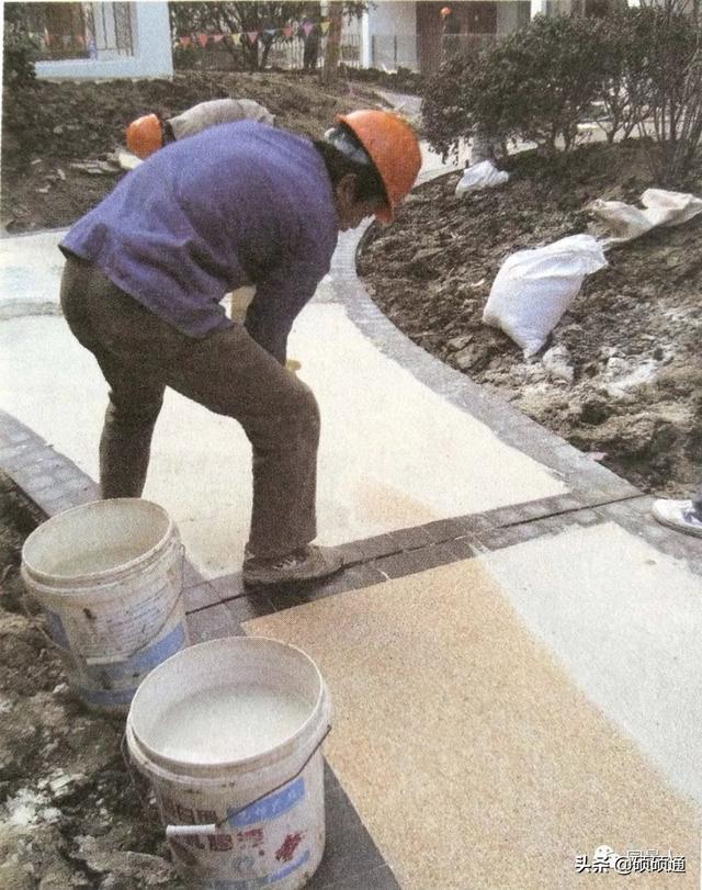 水刷石施工的注意事项有哪些，水刷石施工的注意事项有哪些图片（景观材料详解 · 水洗石）