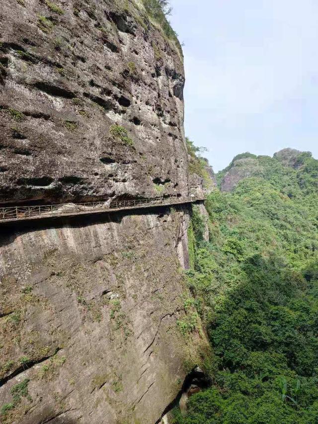 梅州五指石风景区，五指石风景区里面的磨肚峰简介（风景秀丽的小众旅游胜地）