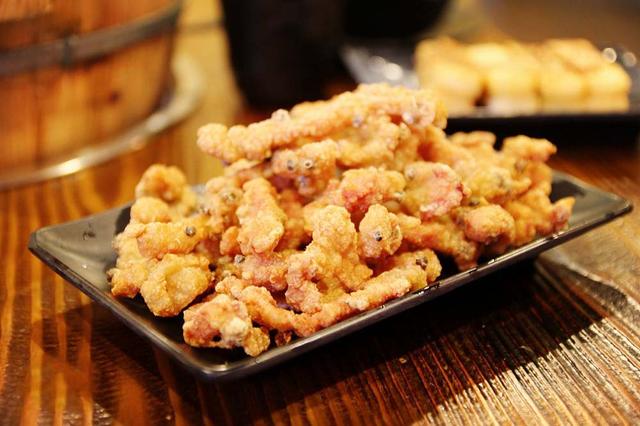 炸肉段的家常做法，东北干炸肉段怎么做（放多久都能保持酥脆口感）