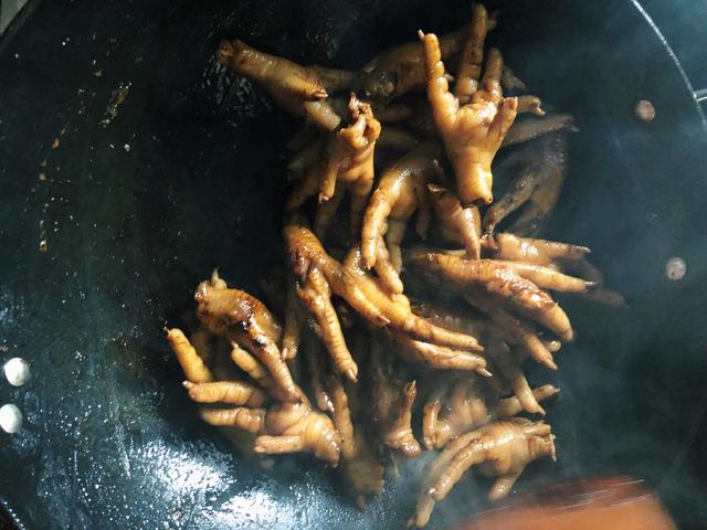 自家卤怎样卤鸡爪，怎样用自家卤卤鸡爪（简单美味的卤鸡爪）