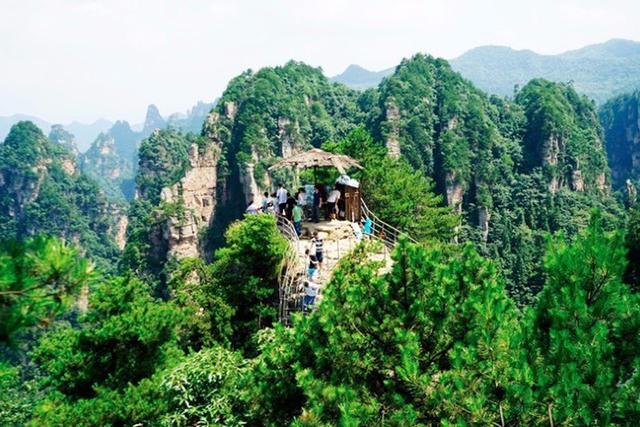 芷溪有哪些风景名胜的地方，芷江的名胜古迹有什么（去张家界旅游选择莲妹儿=选择专业+省心+开心+实惠）