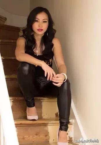 彝族姑娘很开放的，彝族姑娘再美也不娶（第一个走向国际的彝族女星）