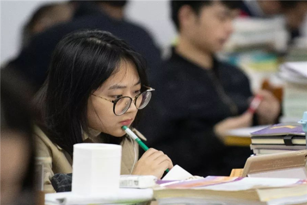 大学毕业考研还是就业，大学毕业考研还是就业辩论（“考研”还是“直接就业”）