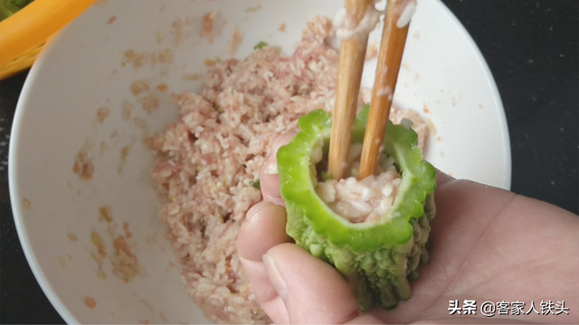 小癞瓜有什么营养，小癞瓜有什么营养吗（苦瓜这样做直接当饭吃）