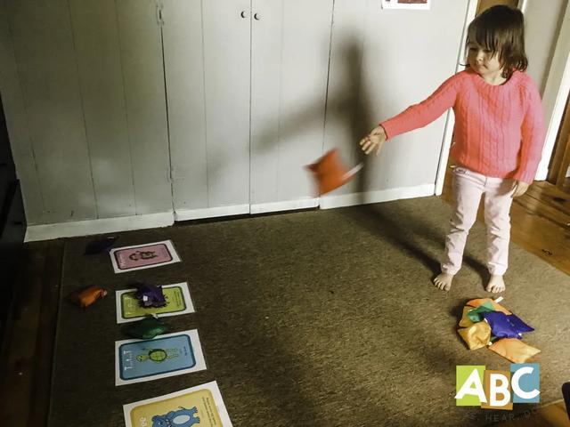 闪卡训练对幼儿的好处，早教闪卡有什么作用（“闪卡”存了一堆，不会玩儿）