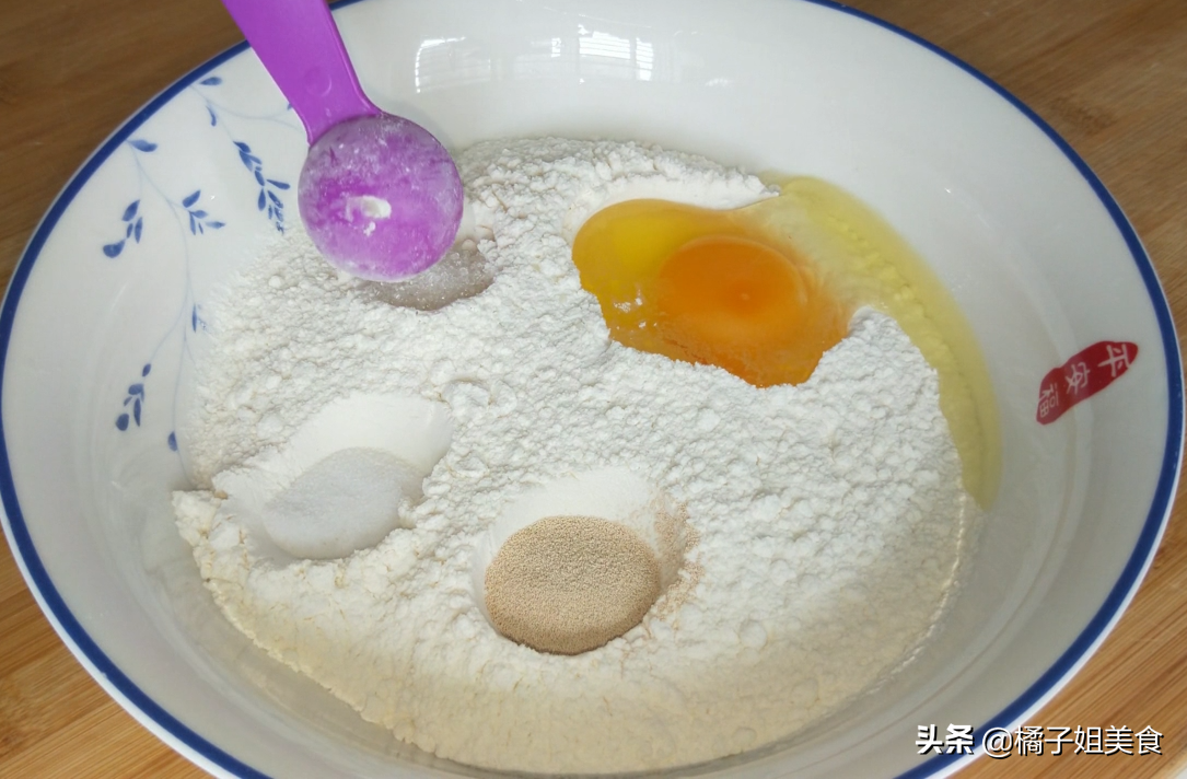 图片[2]-【胡萝卜鸡蛋饼】做法步骤图 10分钟解决一顿早餐-起舞食谱网