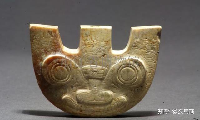 流泪跪坐表情包，微信头像，流泪跪坐表情包（三星堆扭头跪坐青铜人像是相士王）