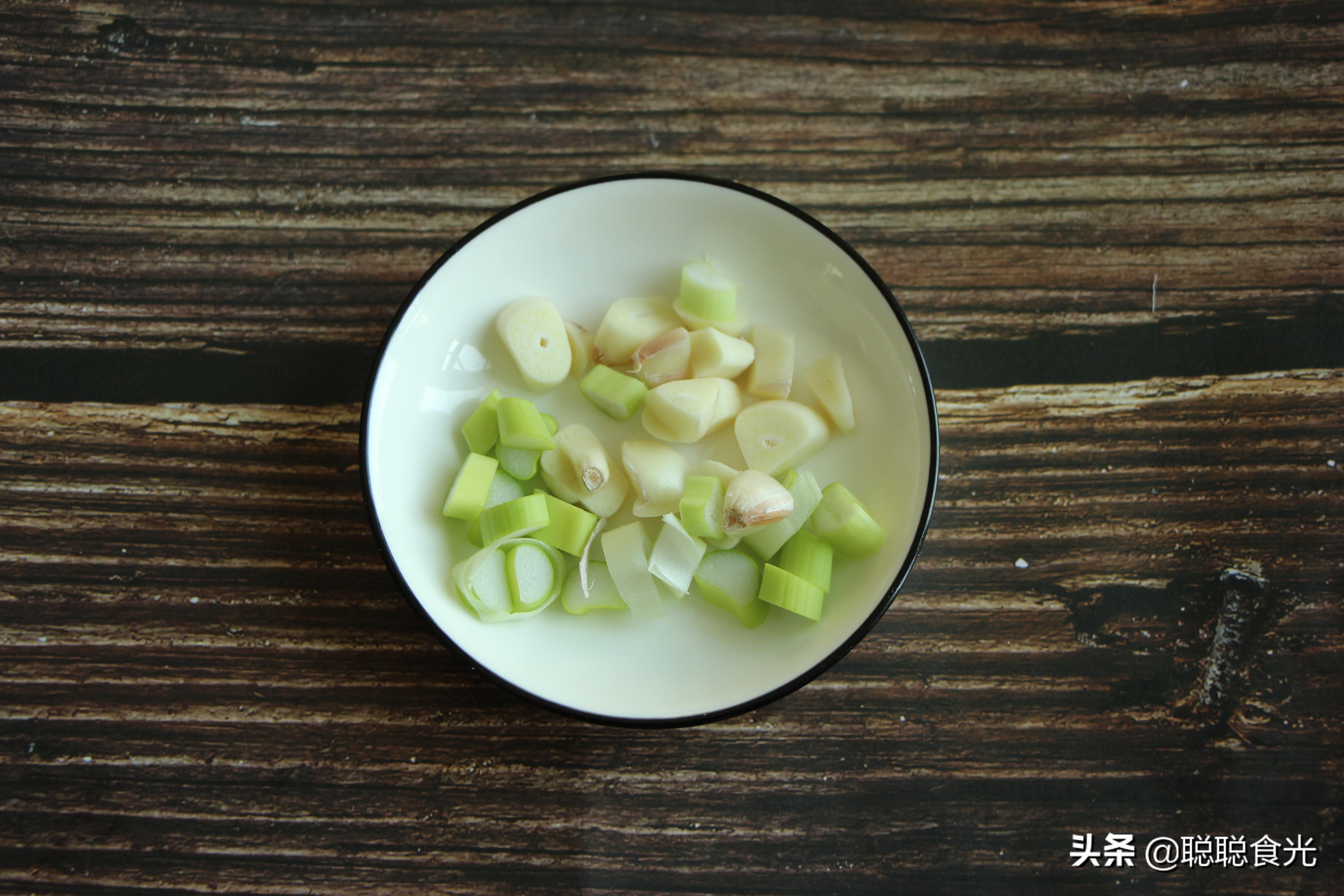 炒平菇該不該提前焯水(炒平菇該不該提前焯水,正確的做法是這樣的