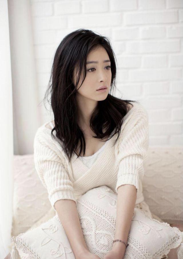 富态的女人是什么气质，说女人富态是什么意思（微富态的女人最显气质）