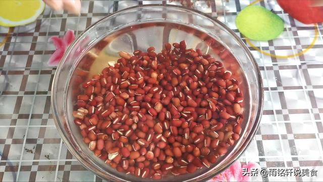 制作红豆糯米糕的方法，原来红豆糯米糕做法这么简单