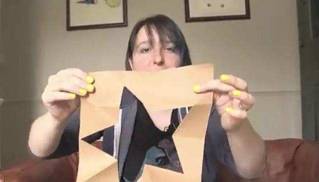 怎样剪五角星最简单的方式，五角星最简单的剪法（凯特博士教你一刀剪出五角星）