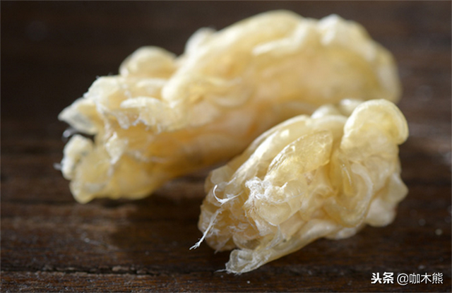 雪蛤和燕窝哪个好，雪蛤和燕窝哪个滋补效果好（它的营养价值比燕窝还高）