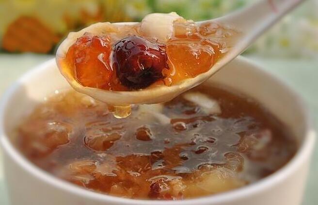 【桃胶银耳羹】做法步骤图 滋阴润燥抗氧化 越吃越水灵！-起舞食谱网