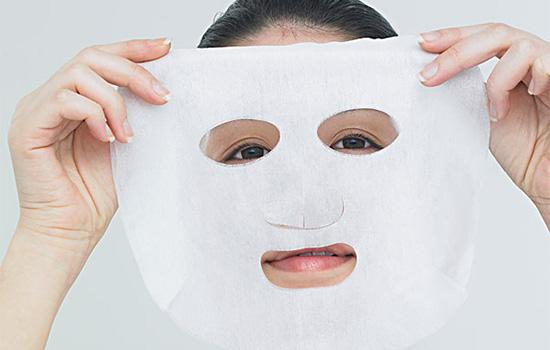 洗完脸直接涂芦荟胶睡觉可以吗，芦荟胶可以涂着睡觉吗（芦荟胶和面膜使用顺序）