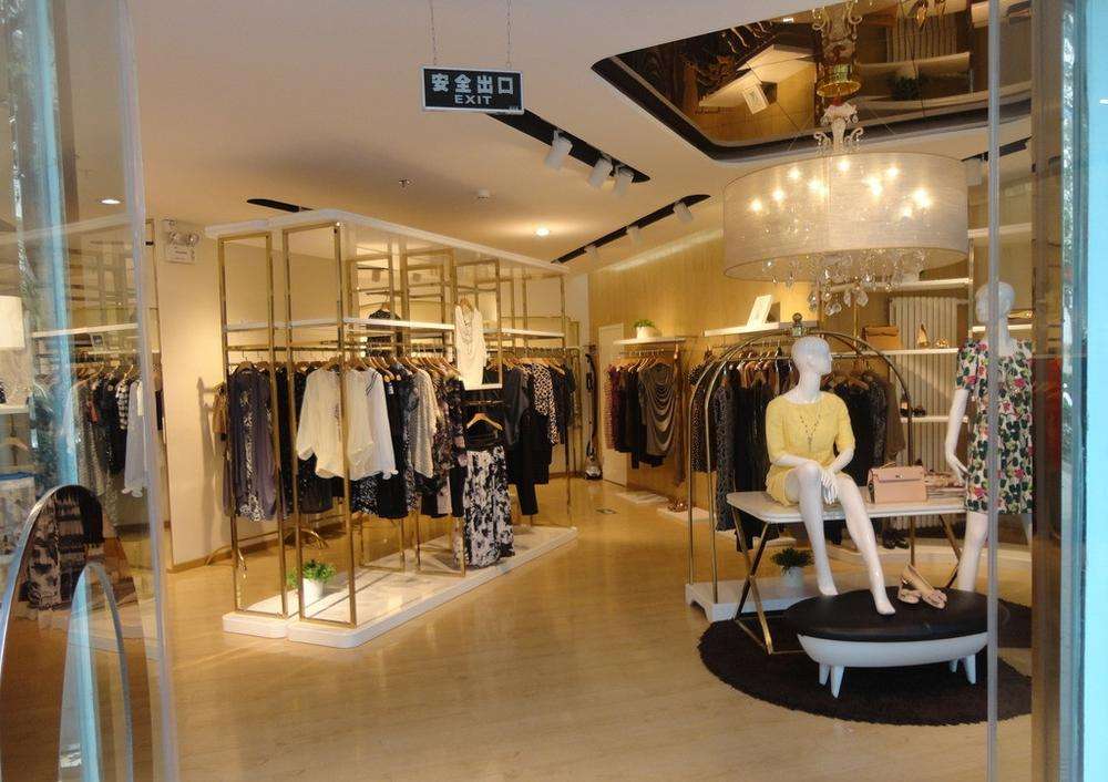 服装店经营(零基础怎么开服装店)