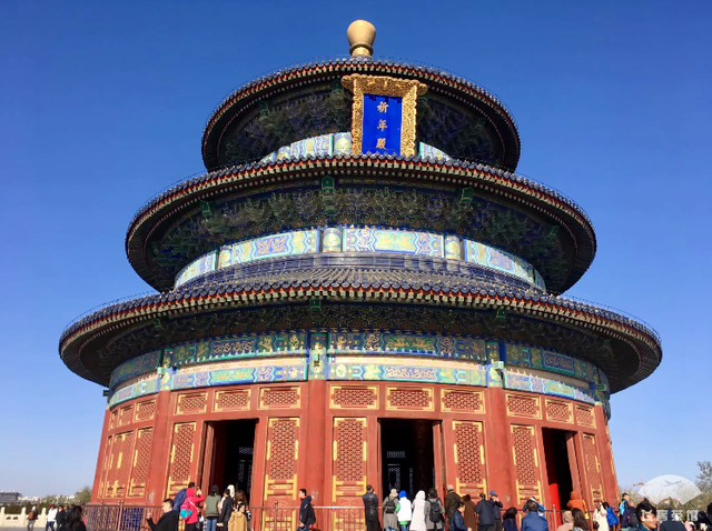 华尔道夫酒店什么档次，上海华尔道夫酒店什么档次（打卡全国仅三家的华尔道夫）