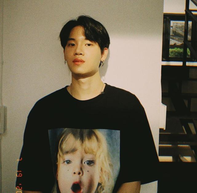 lay是什么意思，lay什么意思（他泰港风少年：黄立贤血统加持）