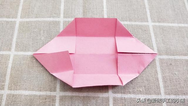 手工折纸爱心方法图解，简单又漂亮的爱心折法（教你用1张纸折出心心相印）