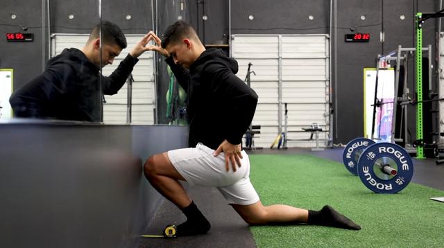 深蹲对膝盖有伤害吗，深蹲对膝盖有没有伤害（4个容易造成膝关节不适的深蹲错误）