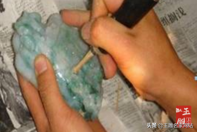 怎样给翡翠抛光，怎样给翡翠抛光视频（翡翠抛光工艺是怎样的）