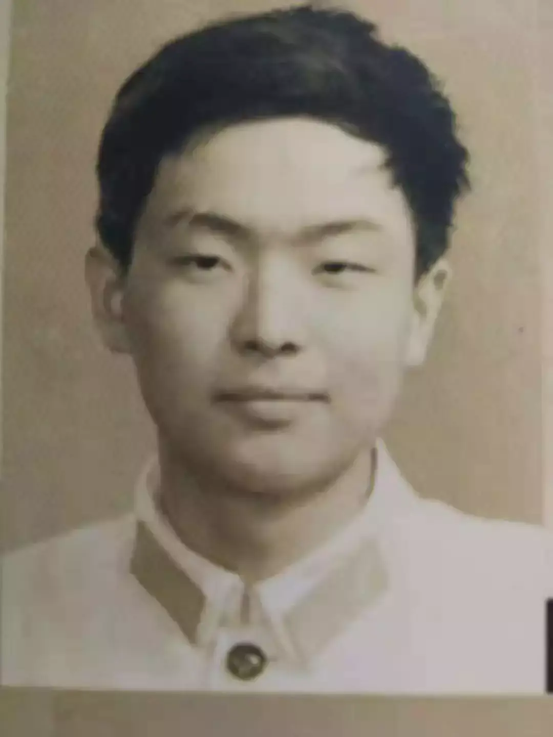 北京大学中文系（他是北大77级高材生）