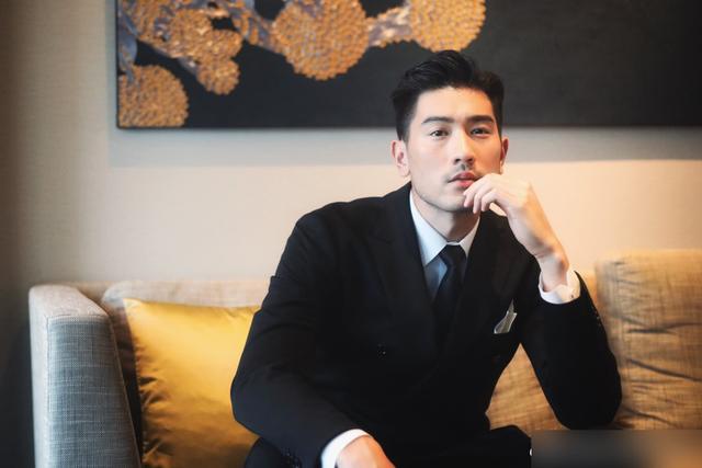 1,6位拍戏时意外离世的演员,刘坤爆破身亡,李小龙之子死因成迷