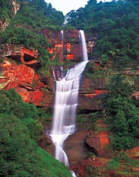 江西主要是什么地形，江西主要是什么地形类型（中国七大丹霞美景地）