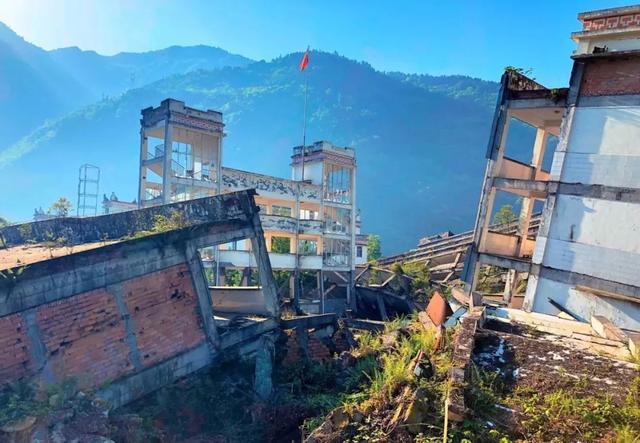唐山大地震发生时间，唐山大地震时间发生的时间是多少（三次地震加起来上百万人死亡）