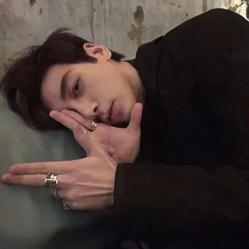 阳光帅气的男生英文名，帅气简洁的英文名男生（帅气绅士的英文名字男生简单气质有意义-可爱点）