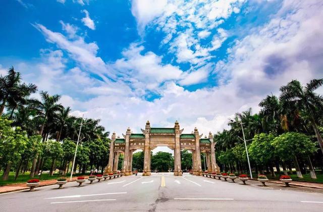 广州民航职业技术学院学费，2021年广州民航职业技术学院各专业学费_学费多少钱一年（—学思行高考志愿填报）