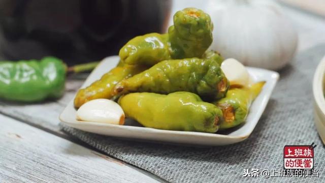 辣椒好吃下饭的做法，辣椒这样做比肉还香