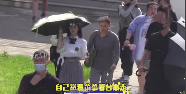 微博如何取消关注，微博怎么一键取消关注（赵丽颖却在闷声干大事）