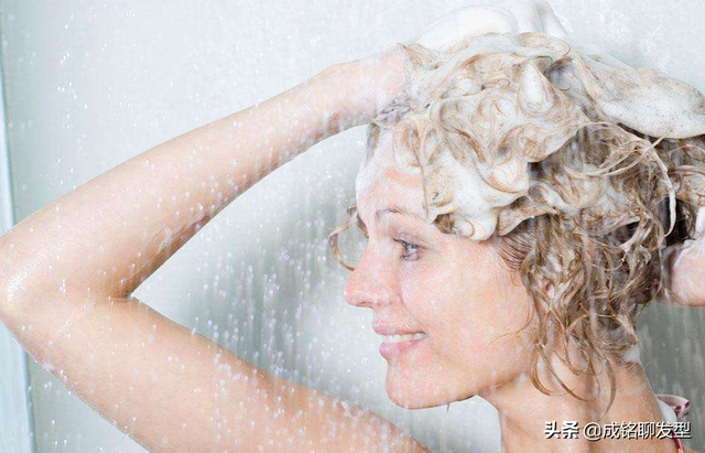 正确洗发护发步骤，护发的正确步骤（学习正确的洗发方法很关键）
