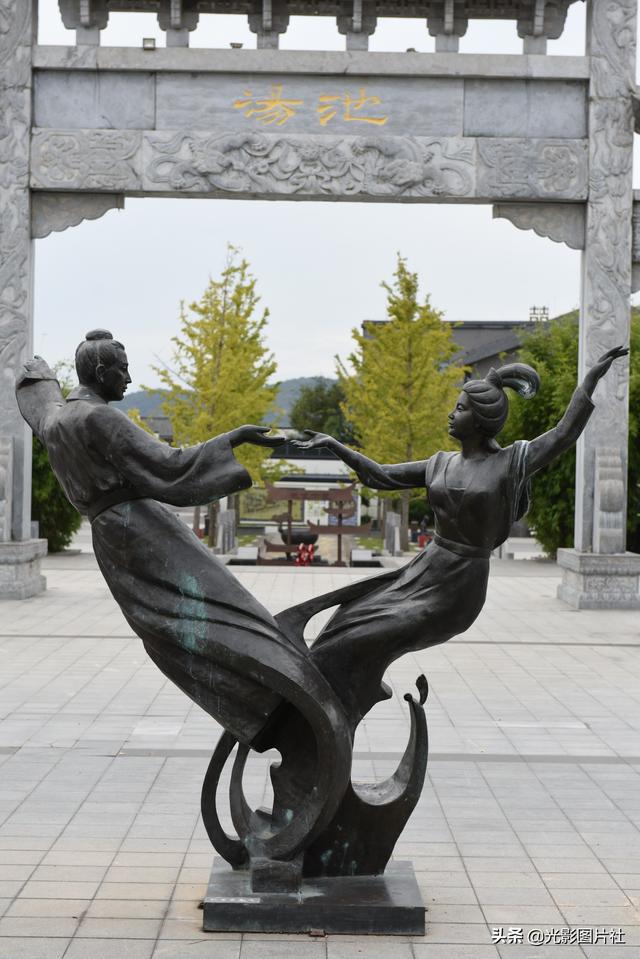 安徽庐江境内汤池小镇的真实情况，安徽庐江境内汤池小镇的真实情况是什么（以旅游业为主的汤池小镇）