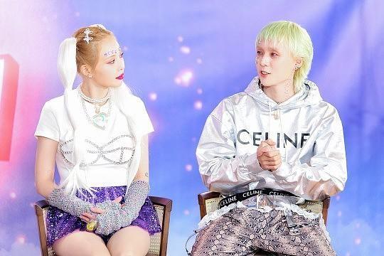 紫色服装如何搭配，紫色服装如何搭配裤子（紫色的服装是真的酷炫）