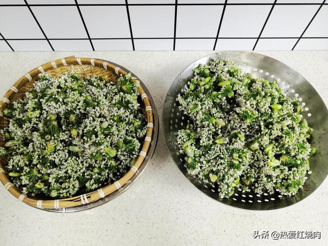 韭菜花酱怎么吃，韭菜花的做法 自制韭菜花酱（每年我都要用它做几瓶酱）