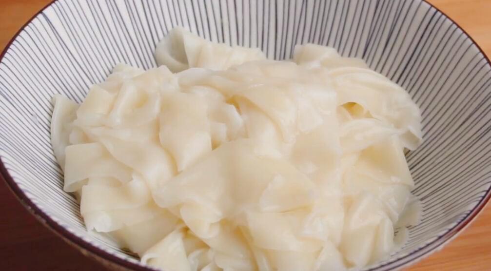 圖片[4]-【餃子皮油潑面】做法步驟圖 我家隔天吃一次 特別的解饞-起舞食譜網(wǎng)