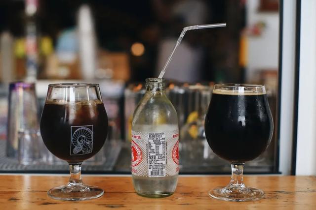 每当在路上遇到navigator,总会忍不住多看几眼这个大家伙,甚至好奇