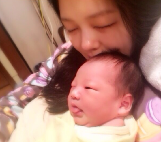 乖巧的女生外貌特征，乖巧的女生外貌特征图片（小眼睛和爸爸似复制粘贴）