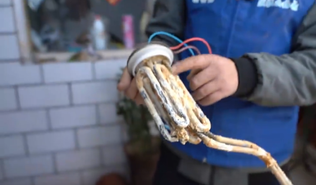 热水器清理水垢，家用燃气热水器水垢清理方法（2年不洗的热水器水垢多到没朋友）