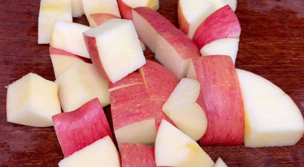 图片[2]-【苹果红枣汤】做法步骤图 营养美味 全家人都可以吃-起舞食谱网