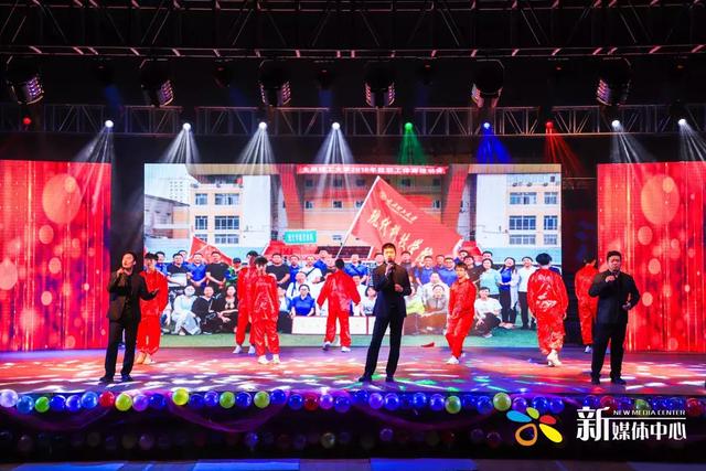 外婆的澎湖湾串词，外婆的澎湖湾串词主持人（2019元旦晚会）