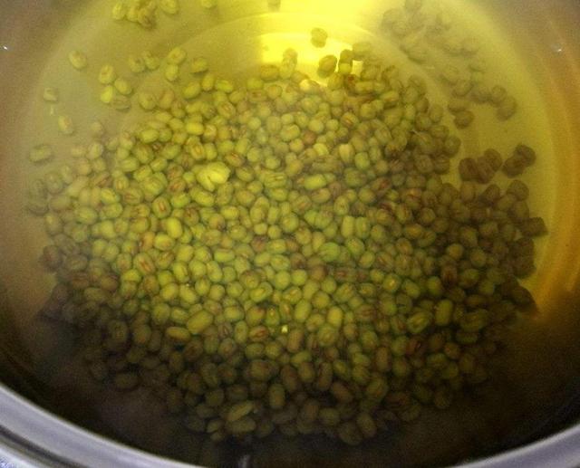 高压锅煮绿豆汤要多长时间，高压锅煮绿豆汤要多长时间啊（绿豆10分钟煮开花）