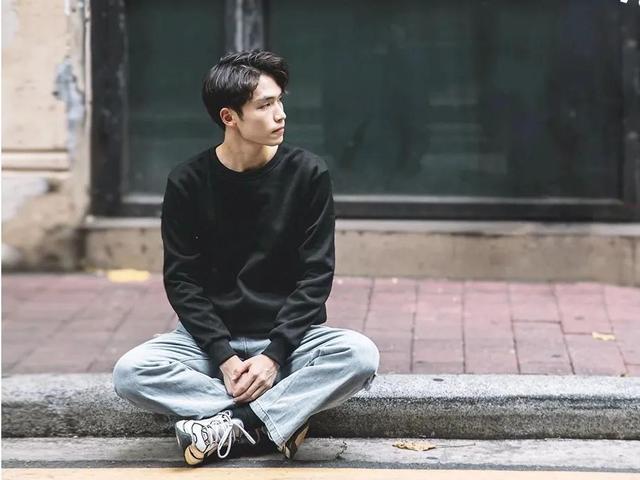纯棉卫衣优点和缺点，纯棉卫衣优点和缺点分析（大牌几百的卫衣大杀价）