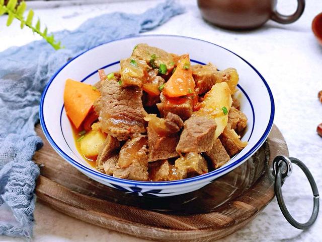 炖牛肉的正确做法，炖牛肉的正确方法（老婆炖牛肉时放了一包茶叶）